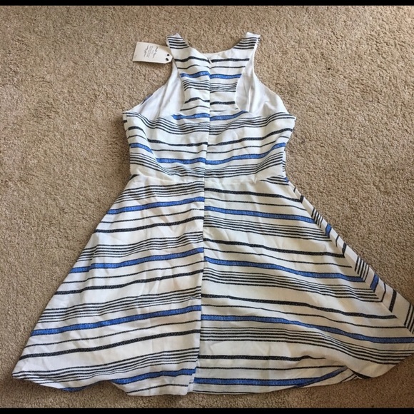NWT vici Dress. Just a little too short I’m 5’10 - Picture 2 of 2